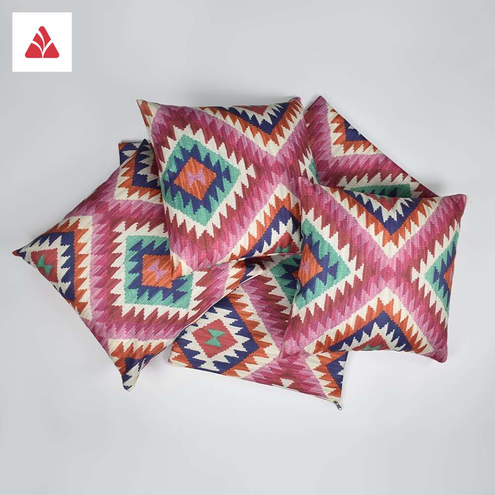 Ukrasni jastuk etno v4